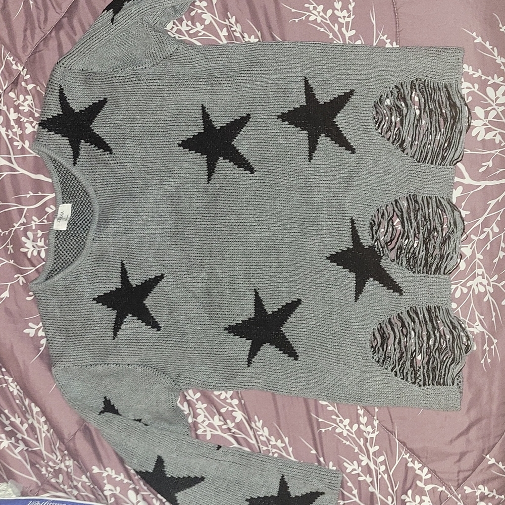 Zenana Gray Star Distressed Sweater